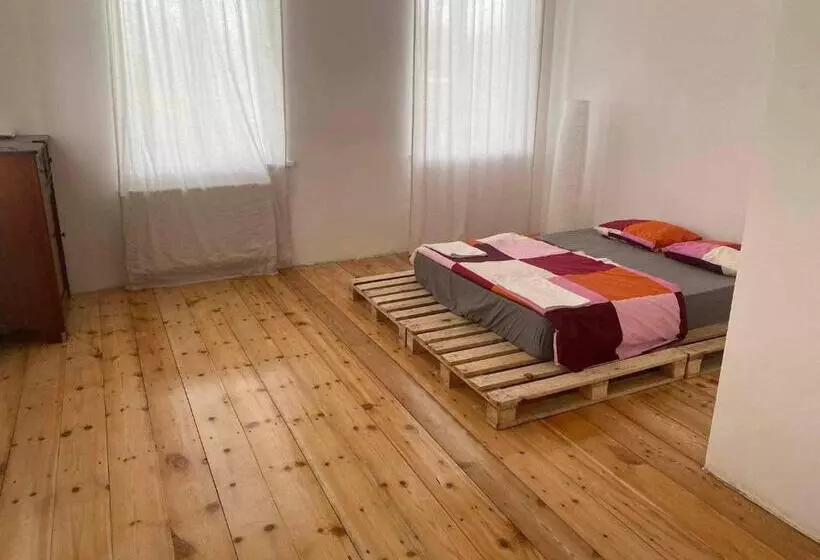 پانسیون House & Wine