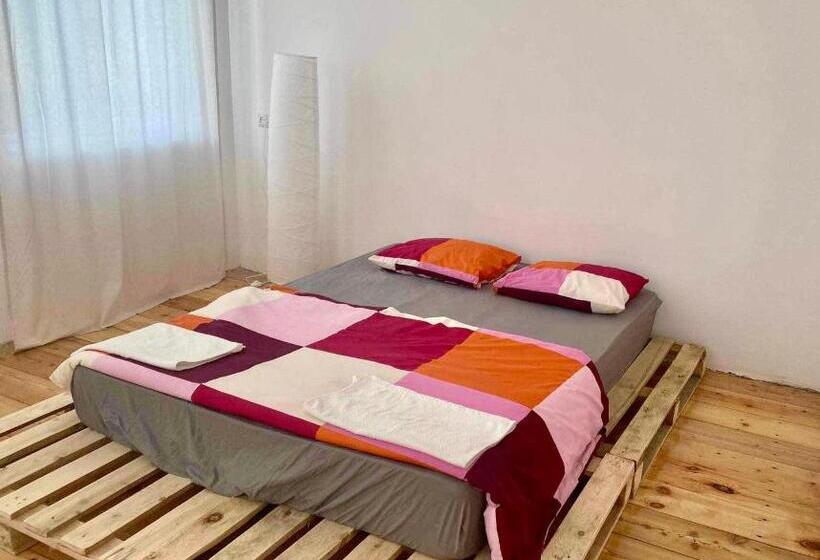 پانسیون House & Wine