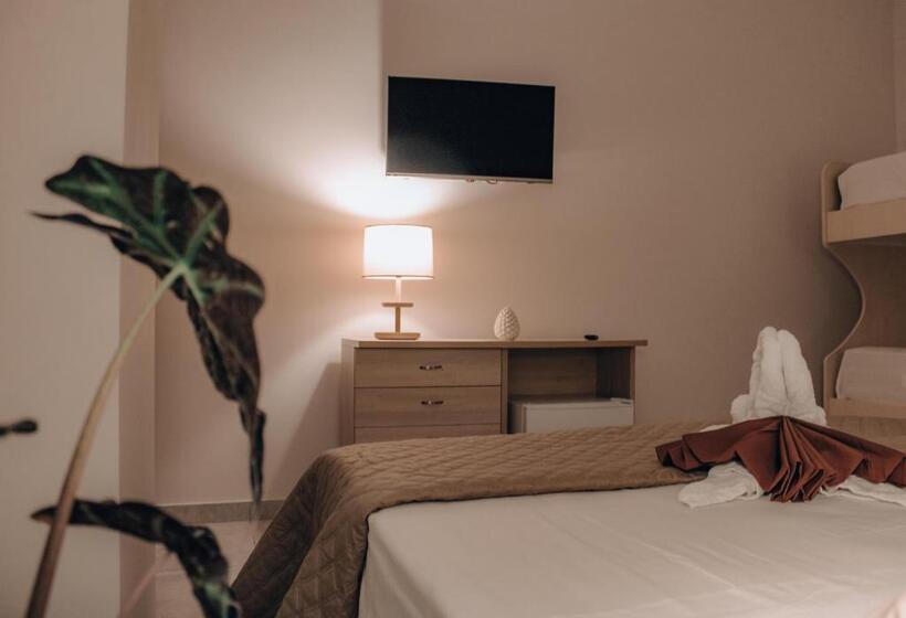 פנסיון Vicoletto Fiorito