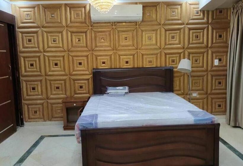 تختخواب و صبحانه 利人市 Li Ren City