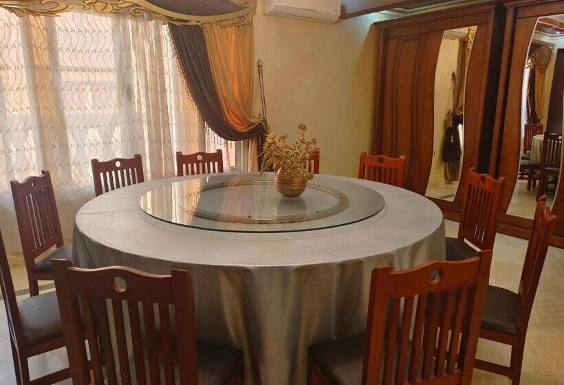 تختخواب و صبحانه 利人市 Li Ren City