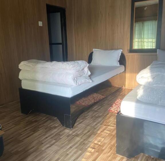 تختخواب و صبحانه Aati Cafe