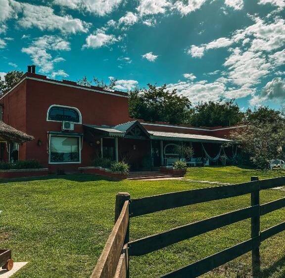 Bed and Breakfast Estancia La Aida