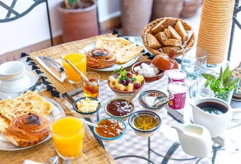 تختخواب و صبحانه Riad Rime Qoussai