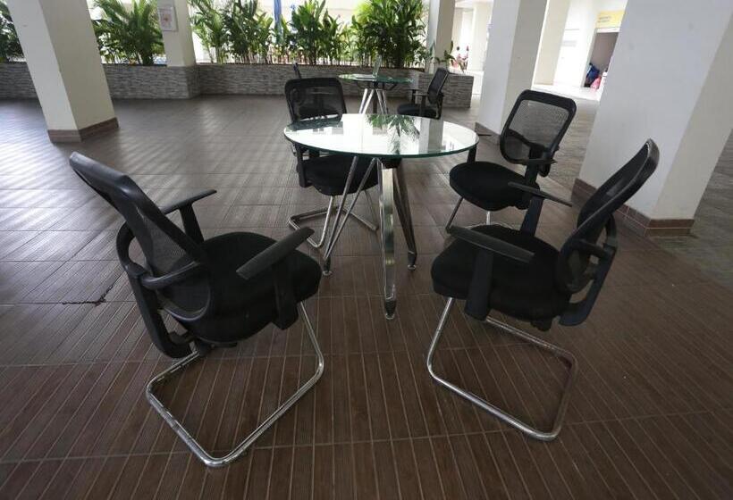 בית מלון כפרי Aurora Rooms @ Apartemen Loftvilles City