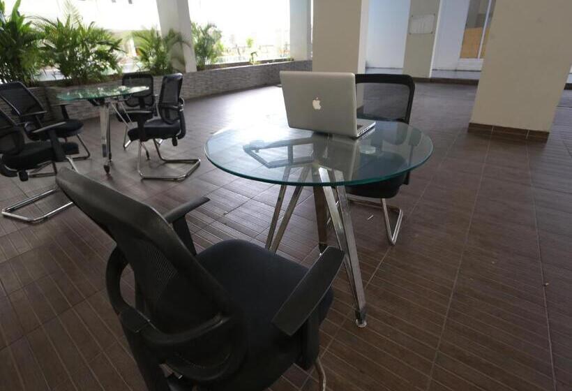 בית מלון כפרי Aurora Rooms @ Apartemen Loftvilles City