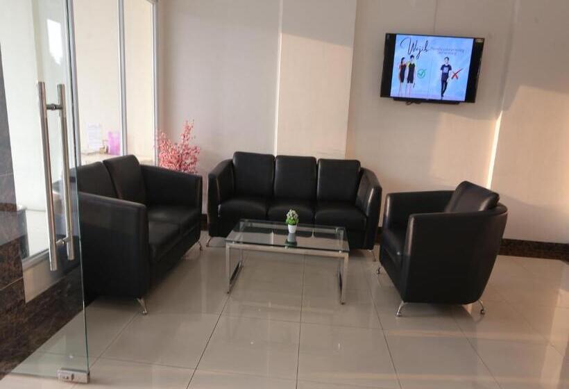 בית מלון כפרי Aurora Rooms @ Apartemen Loftvilles City