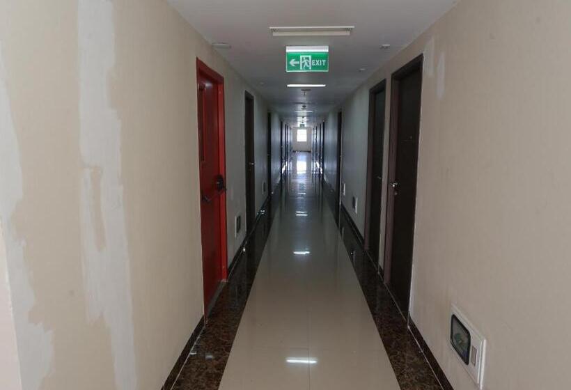 בית מלון כפרי Aurora Rooms @ Apartemen Loftvilles City