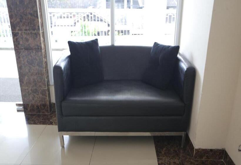 בית מלון כפרי Aurora Rooms @ Apartemen Loftvilles City