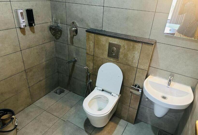 בית מלון כפרי Mary Land Residency