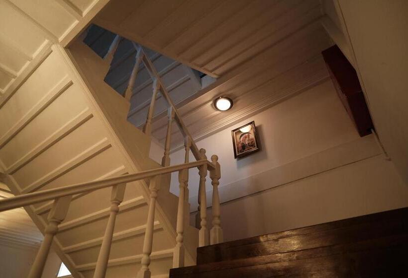 בית מלון כפרי Meci̇t Kaptan Konaği