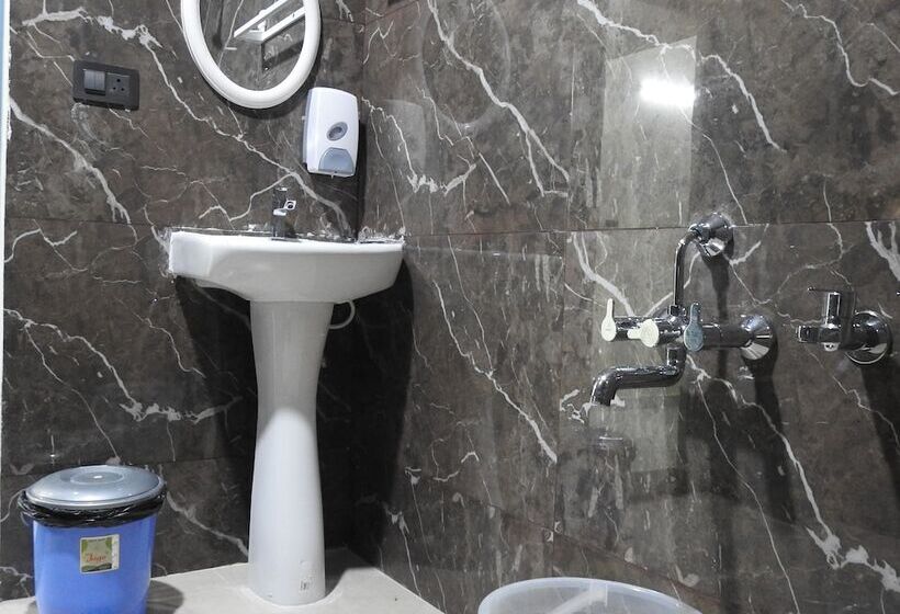 酒店 Nueva Boarding And Lodging