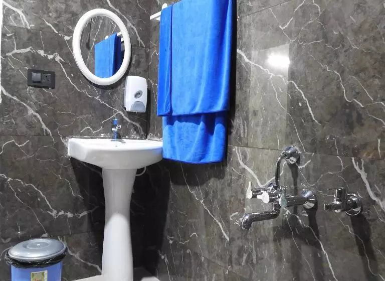 Hotelli Nueva Boarding And Lodging