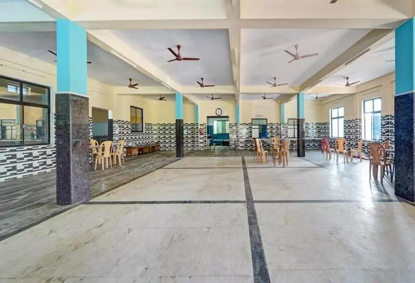 ホテル Oyo Sri Sakthi Residency