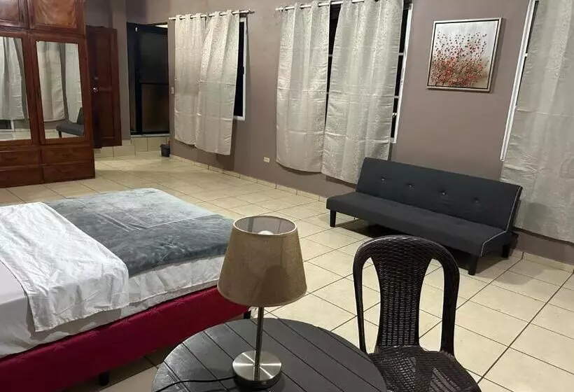 پانسیون Caco Historico Afrodita