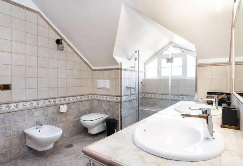 پانسیون Casa Lali Habitación Baño Compartido