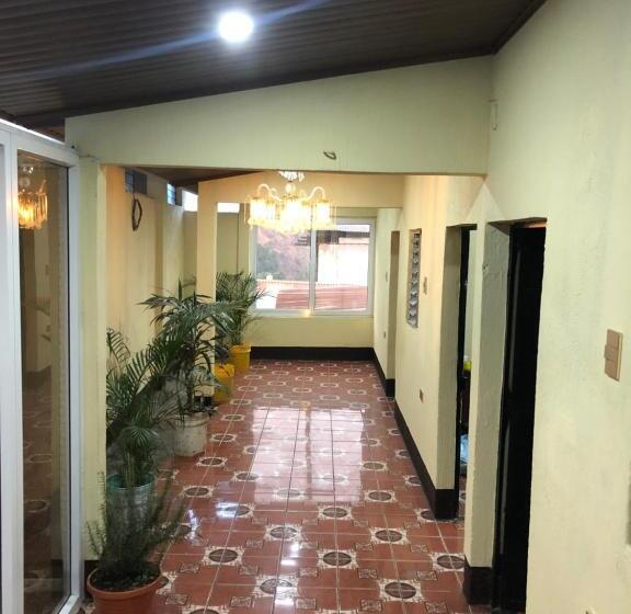 پانسیون Hostal Sanjuanerita