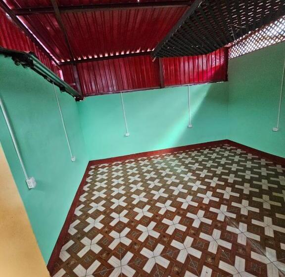 پانسیون Hostal Sanjuanerita