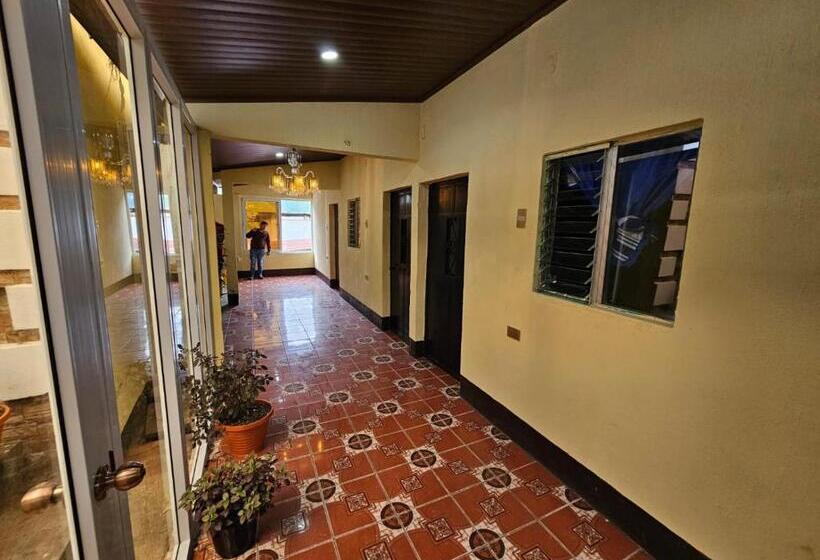 پانسیون Hostal Sanjuanerita