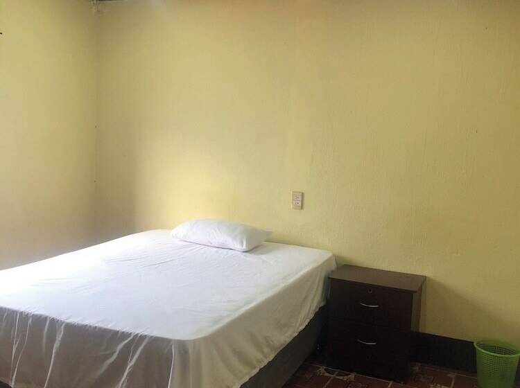 پانسیون Hostal Sanjuanerita