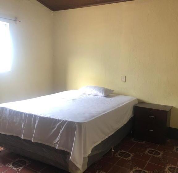 پانسیون Hostal Sanjuanerita