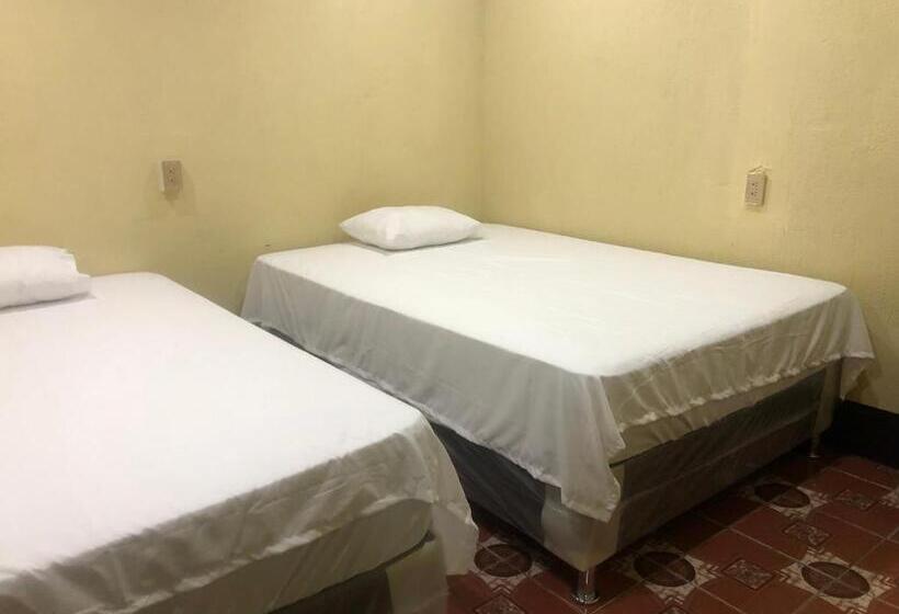 پانسیون Hostal Sanjuanerita