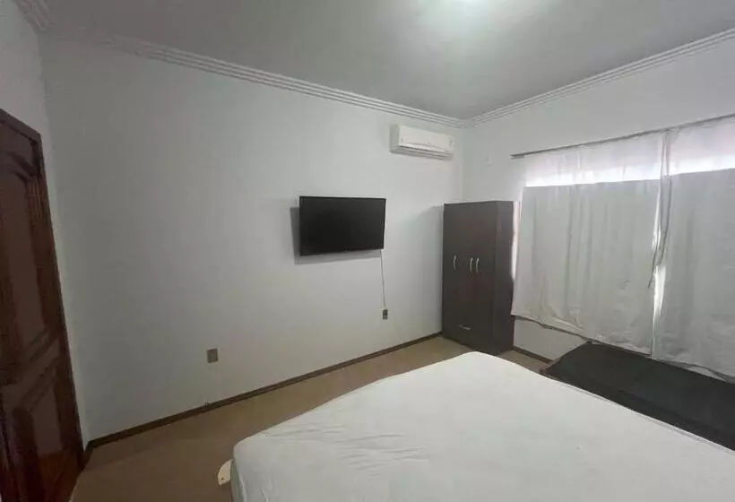 ペンション Quarto No Centro Com 2 Camas E Hidromassagem