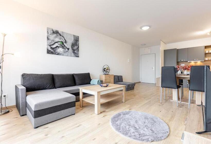 Pensjonat Sunny Haven: Modern 2br,garage, Wifi,stream