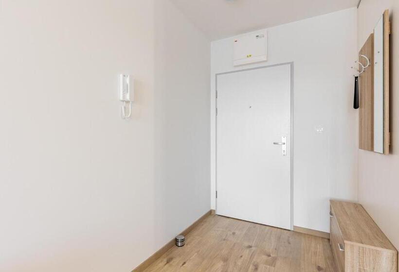 Pensjonat Sunny Haven: Modern 2br,garage, Wifi,stream