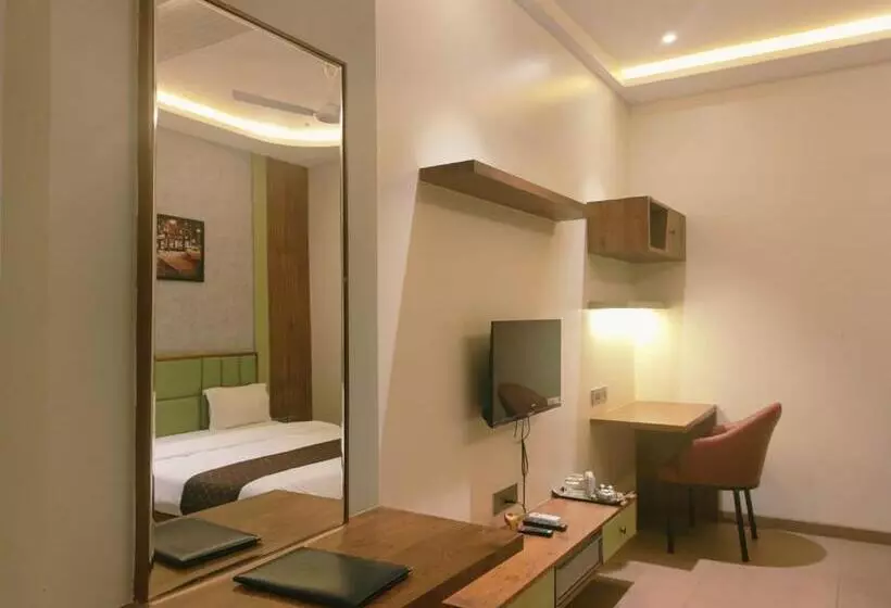 ホテル Amar Palace Ahmednagar
