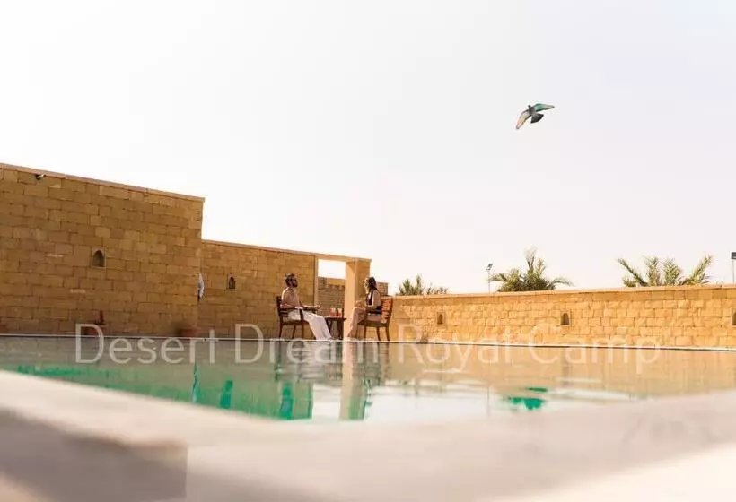 ホテル Desert Dream Royal Camp With Pool
