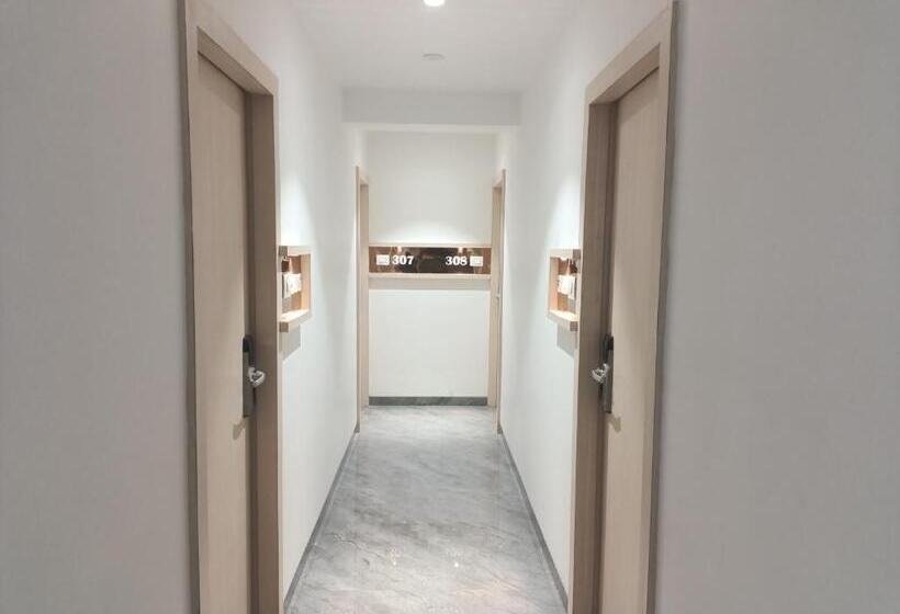 Отель Pearl Residency