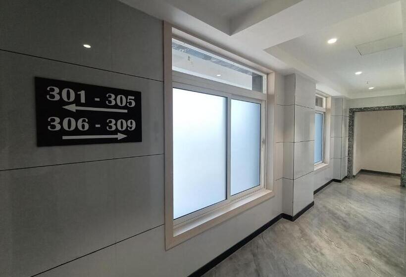 Отель Pearl Residency