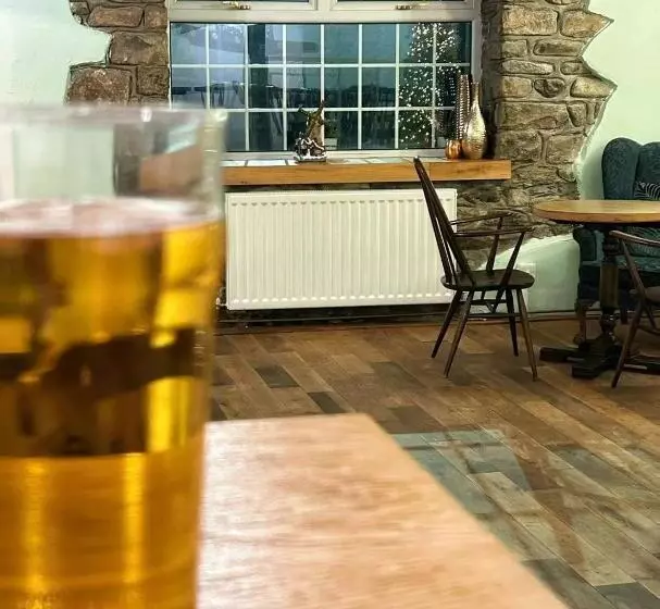 ホテル Penybont Restaurant + Inn