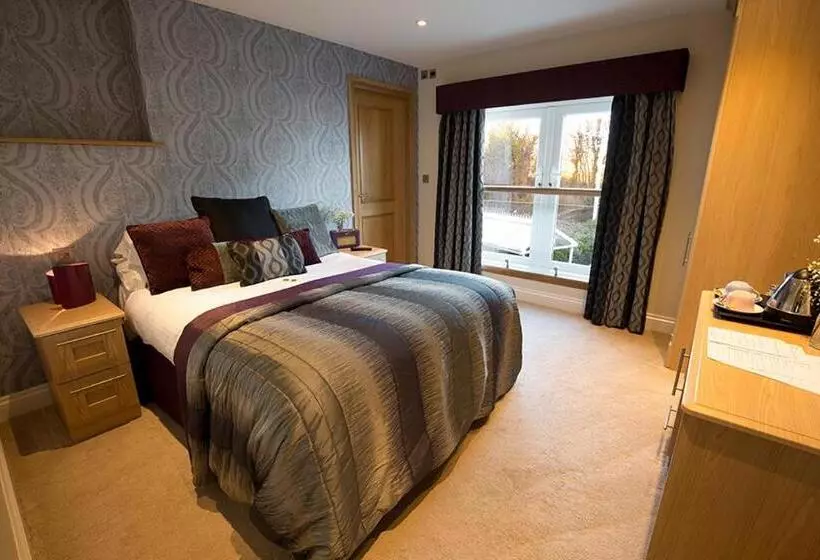 Otel Simms Jay