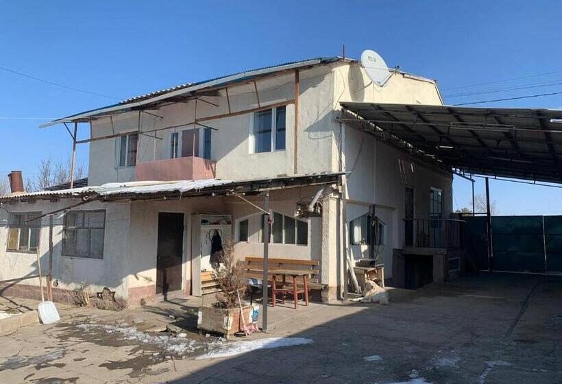 بنسيون Erkin And Penut Doggy House