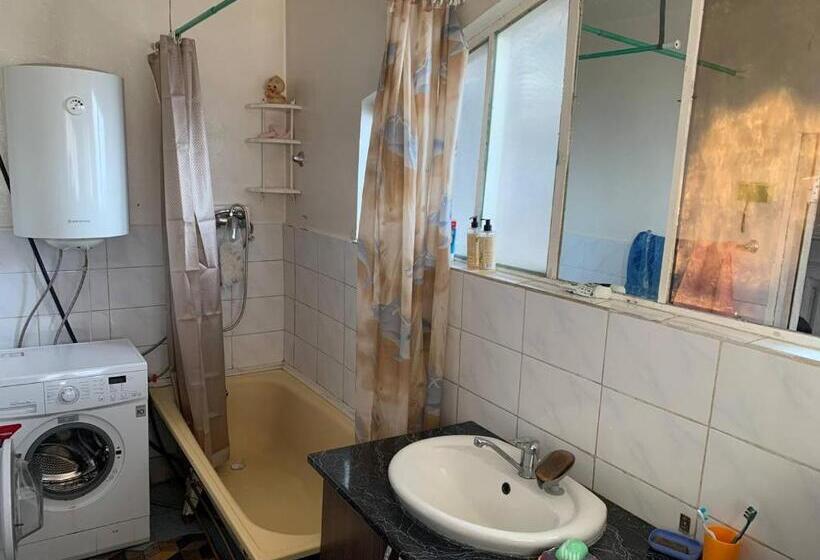 بنسيون Erkin And Penut Doggy House