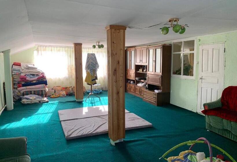 بنسيون Erkin And Penut Doggy House