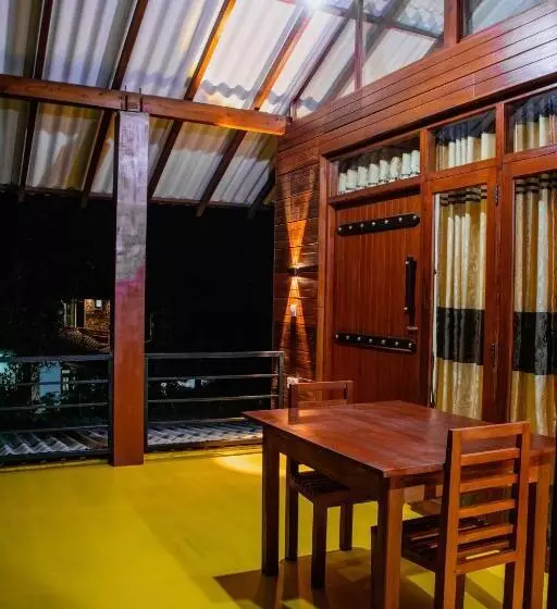 ペンション Nine Arch Wood Cabin