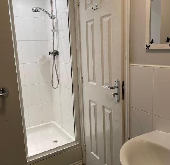 Pensiune Room 5 Chassagne Guest House