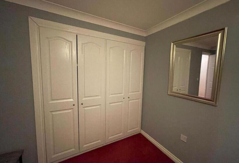 Pensiune Room 5 Chassagne Guest House