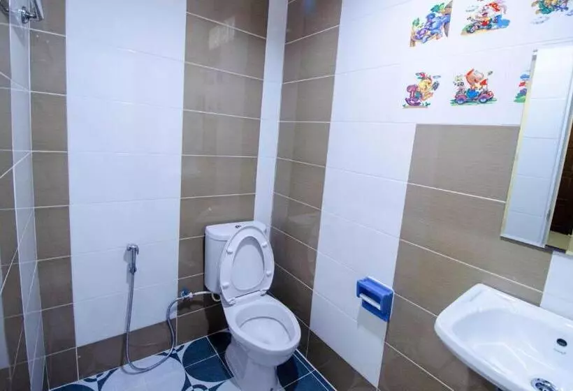 คุณแดง บัดเจทโฮเทล   Khun Daeng Budget