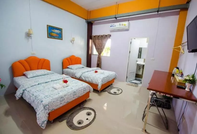 คุณแดง บัดเจทโฮเทล   Khun Daeng Budget