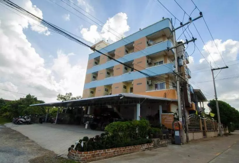 คุณแดง บัดเจทโฮเทล   Khun Daeng Budget