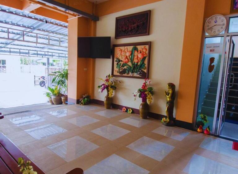 คุณแดง บัดเจทโฮเทล   Khun Daeng Budget