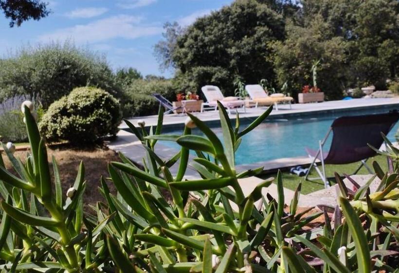 مبيت وإفطار La Bergerie Des Colles