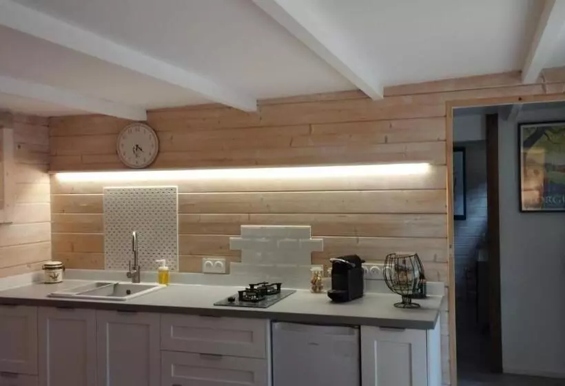 Aamiaismajoitus (B&B) La Bergerie Des Colles