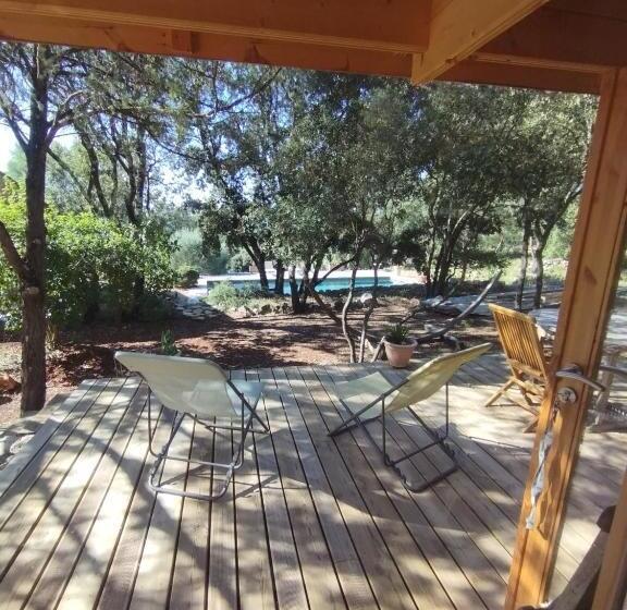 مبيت وإفطار La Bergerie Des Colles