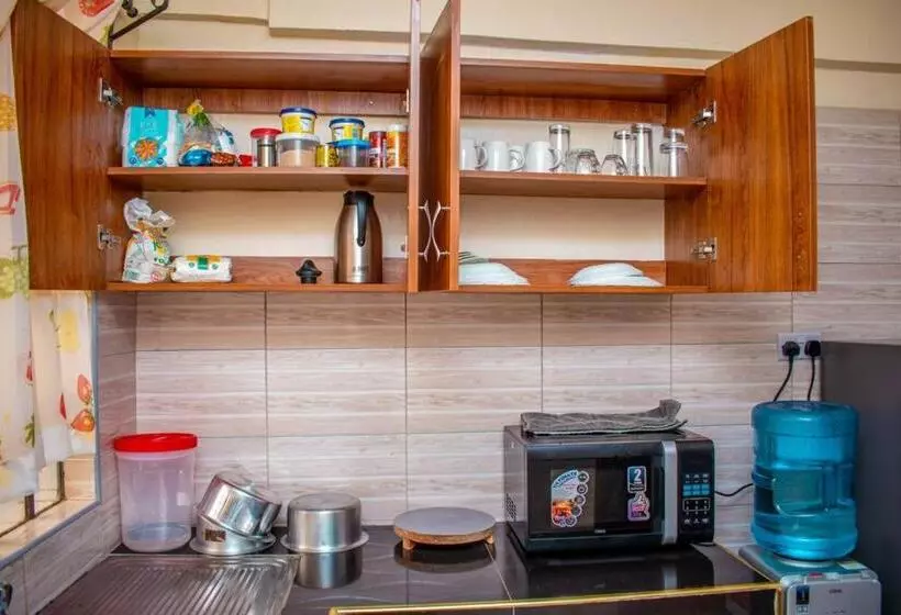 تختخواب و صبحانه Partline Apartment