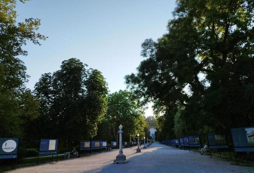 هتل Tivoli Boutique Inn